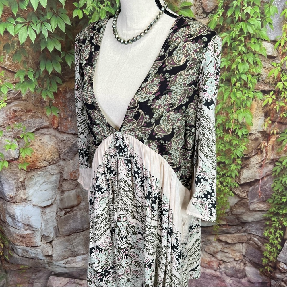 FREE PEOPLE Black, Cream, and Purple Paisley Boho Deep V-Neck Paisley Dress, S - Picture 4 of 12